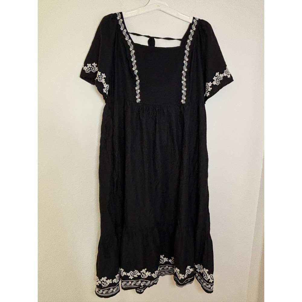 Old Navy Black Embroidered Smocked Midi Dress XL Floral Tiered Boho Short Sleeve